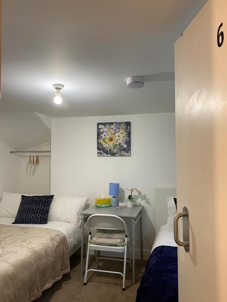 Comfy Private Rooms In Camden Town, Central Лондон Екстер'єр фото