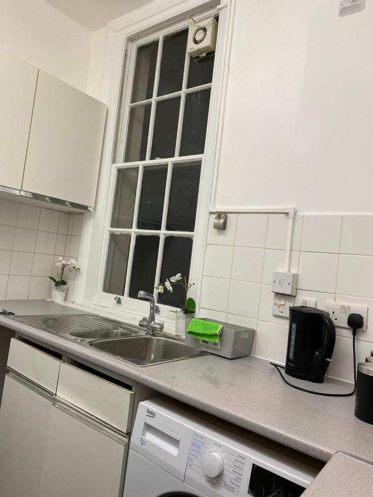 Comfy Private Rooms In Camden Town, Central Лондон Екстер'єр фото
