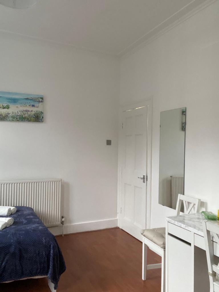 Comfy Private Rooms In Camden Town, Central Лондон Екстер'єр фото